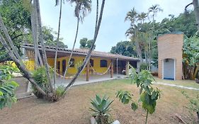 Casa Daslis Espaçosa e Bem Localizada